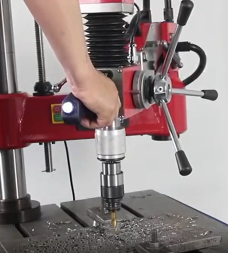 thumb_tapping_drilling_machine_01